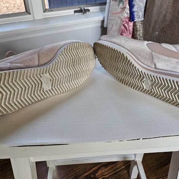 Nike Cortez Women's Light Pink Suede Sneakers - Sz 8 - Picture 5 of 6